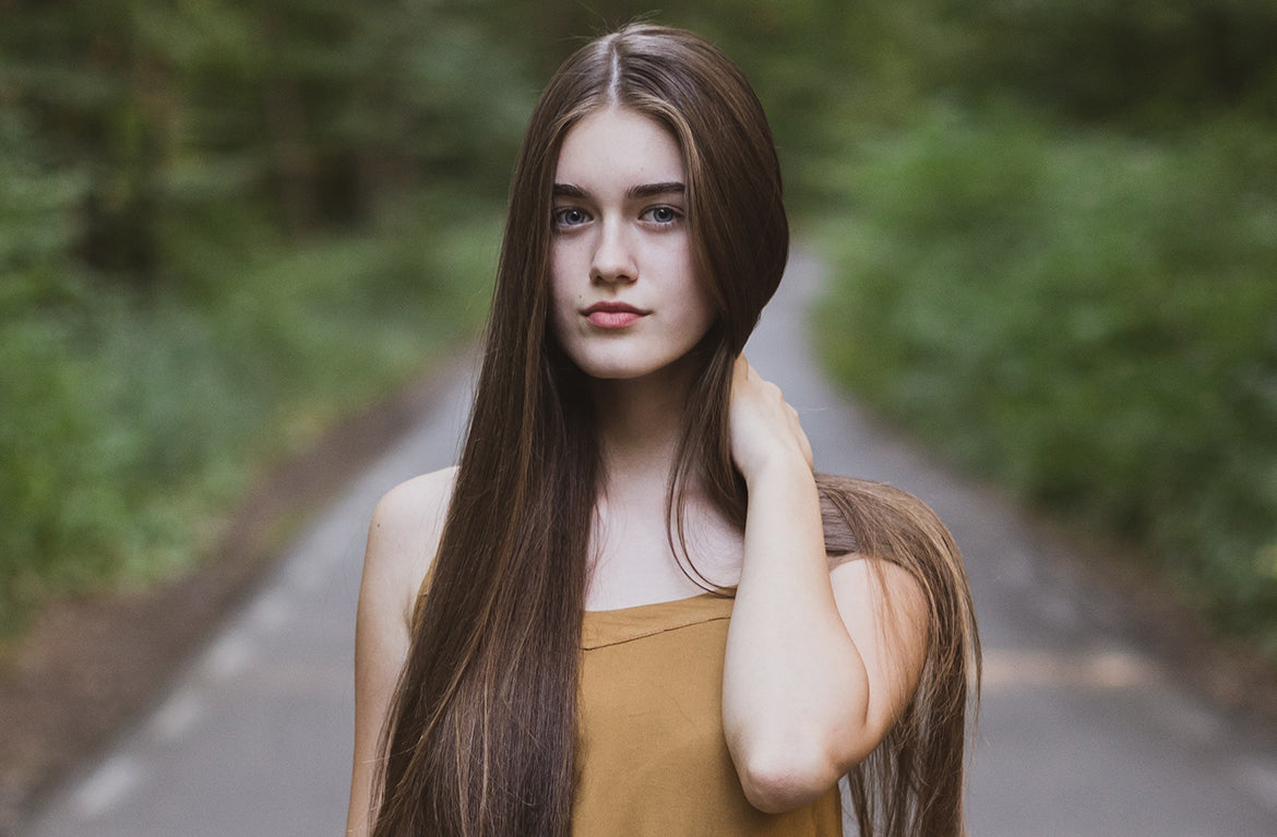 Straight hair for the aristocratic look!